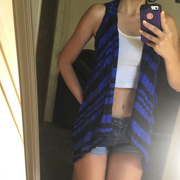 Blue & Black Flowy Shrug - Picture 4 of 9